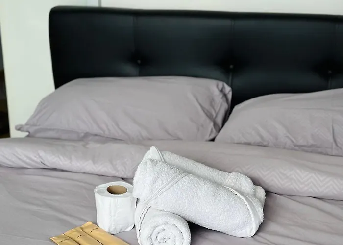 Azure Staycation Near The Airport Apartment *