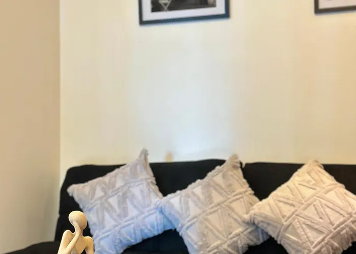 Azure Staycation Near The Airport Apartment